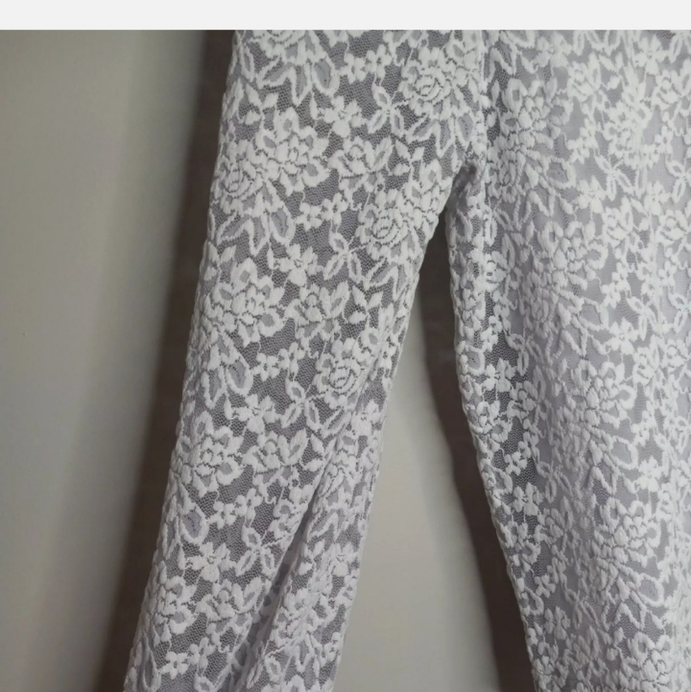Lace‎ Blouse - Picture 4 of 15